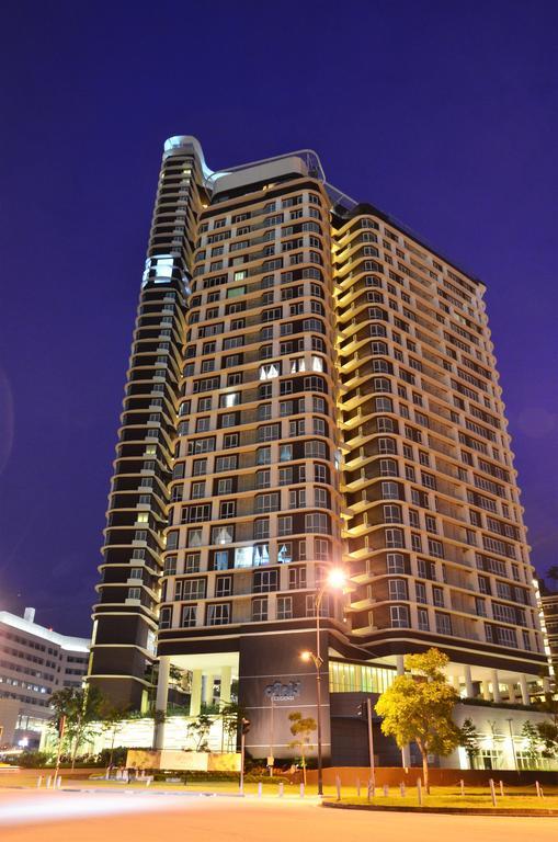 โฮลี อฟินิตี ธีม สวีท Apartment นุสาจายา ภายนอก รูปภาพ