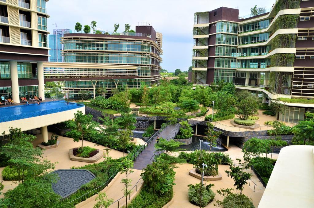โฮลี อฟินิตี ธีม สวีท Apartment นุสาจายา ภายนอก รูปภาพ
