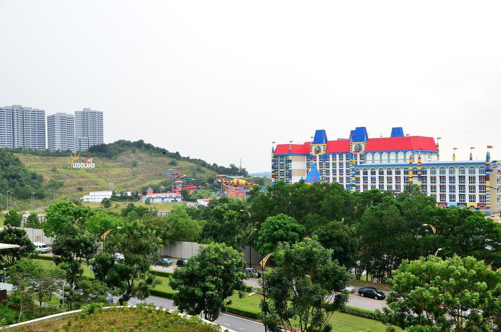 โฮลี อฟินิตี ธีม สวีท Apartment นุสาจายา ภายนอก รูปภาพ