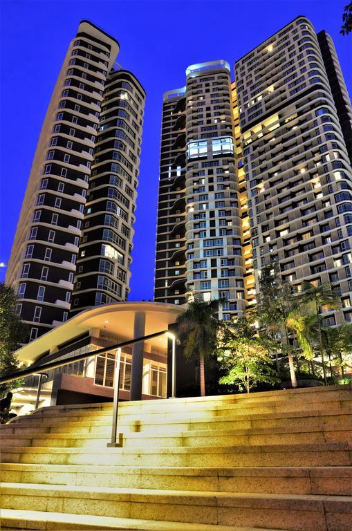 โฮลี อฟินิตี ธีม สวีท Apartment นุสาจายา ภายนอก รูปภาพ